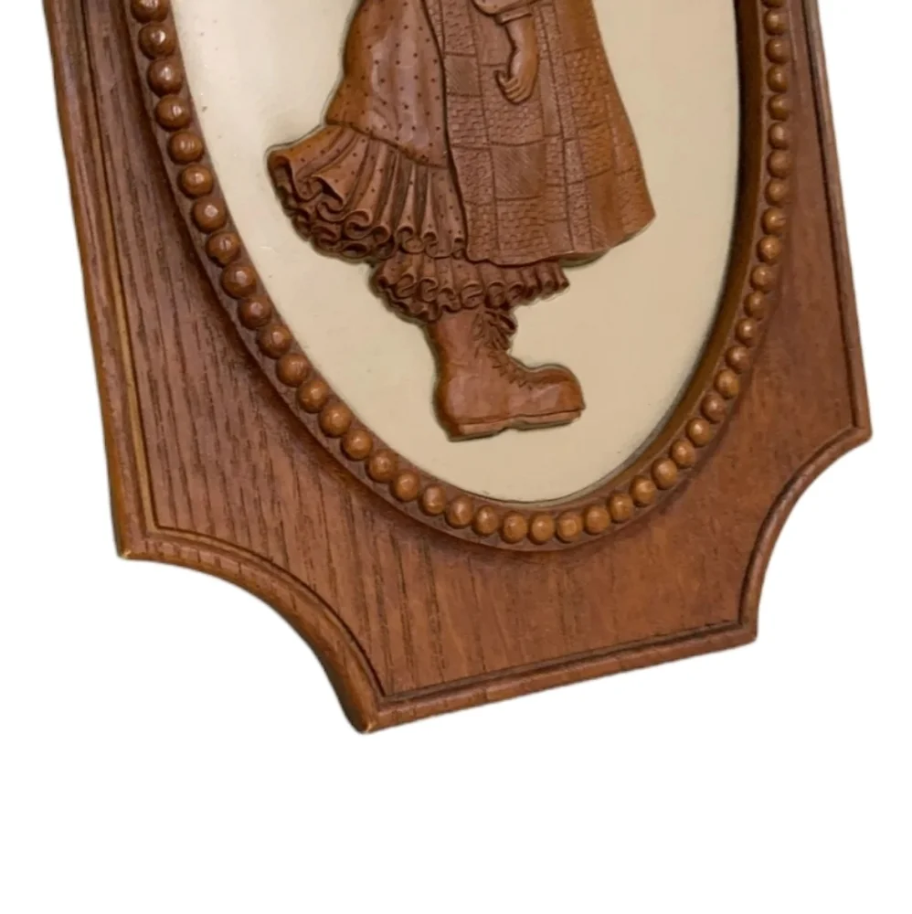 Vintage 1972 Holly‎ Hobbie 3D Wall Plaque American Greetings Faux Wood 15x8
